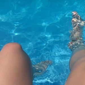 Meet your Posher, Raya